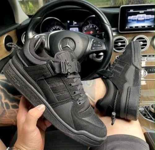 ADS. Campus ‘’ Bad bunny ‘’ All Black
