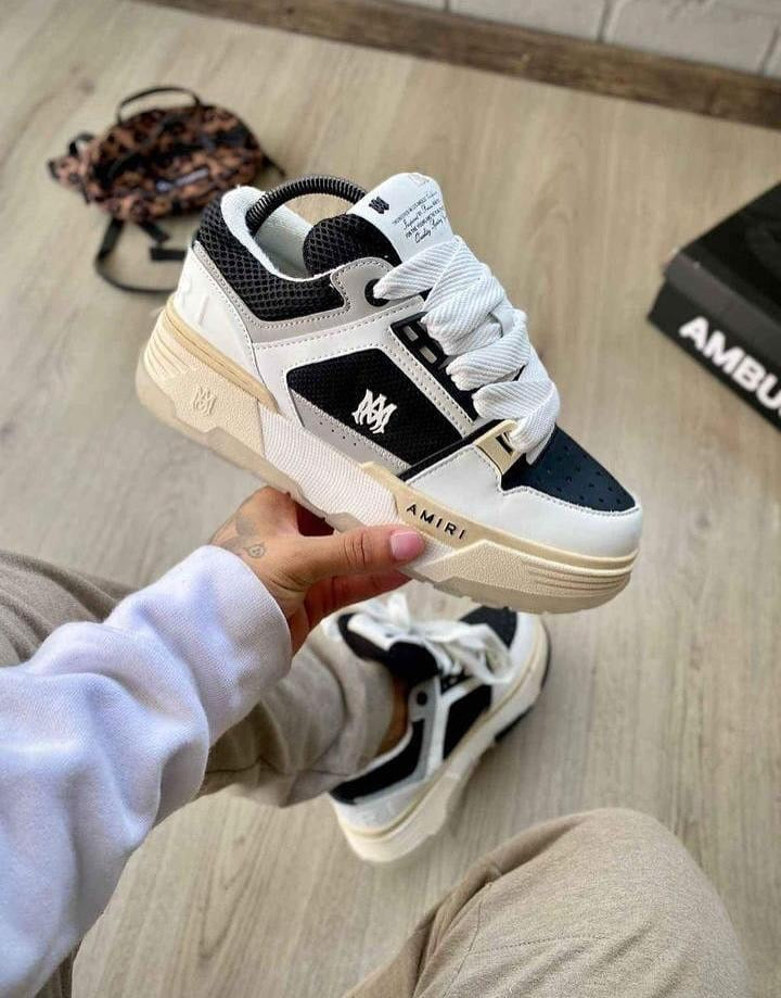 AMI. Ma 1 White Black
