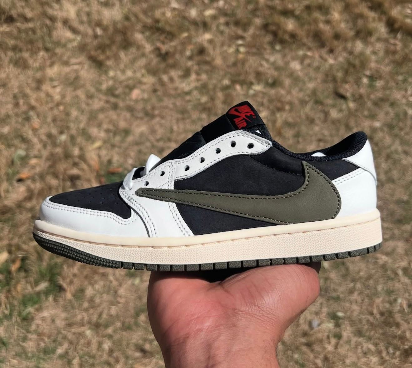 NK. Travis Scott X Air Jordan 1 Low Sneaker Olive
