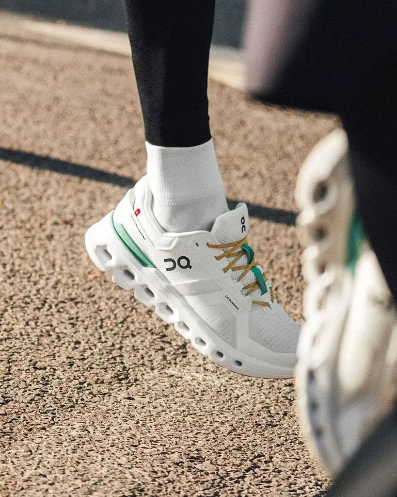OC. Runner 2 Undyed White Green