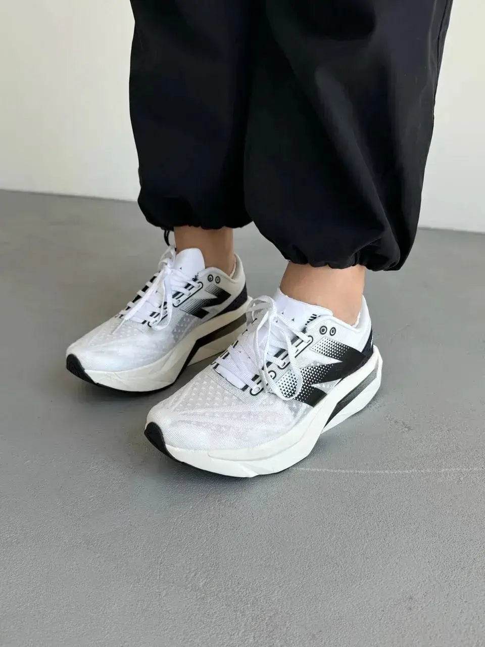 NB. Super-comp Elite V4 White Black