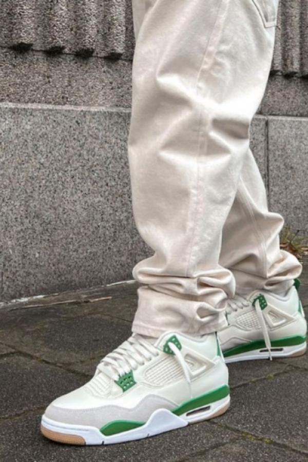 NK. Jordan Retro 4 Pine Green Surplus Semi