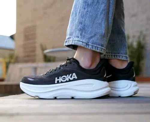 HK. Bondi 9 Black White