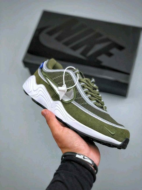 NK. Undefeated X Air Zoom Spiridon White and Green