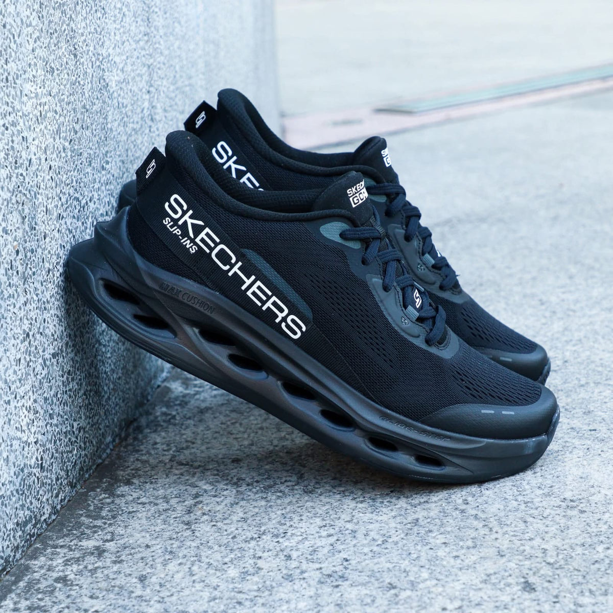 SKCHR. Ds Free Slip-Ins Max Cushioning Glide-Step -Advert