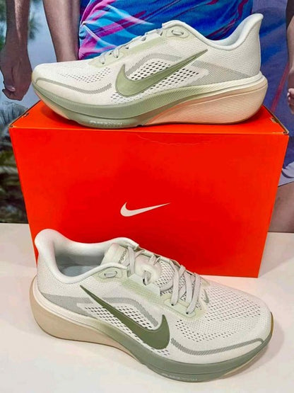 NK. Air Zoom Pegasus 42 Spruce Aura Pale Ivory Sanddrift