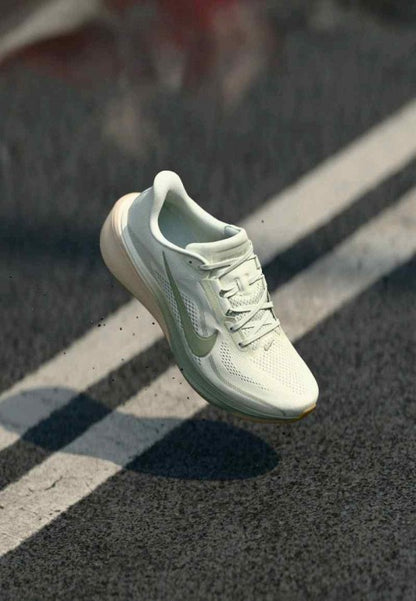 NK. Air Zoom Pegasus 42 Spruce Aura Pale Ivory Sanddrift