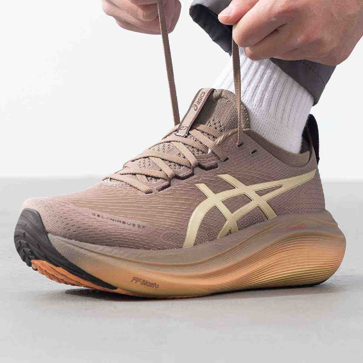 ASCS. Gel-Nimbus 27 Luxe Taupe Grey