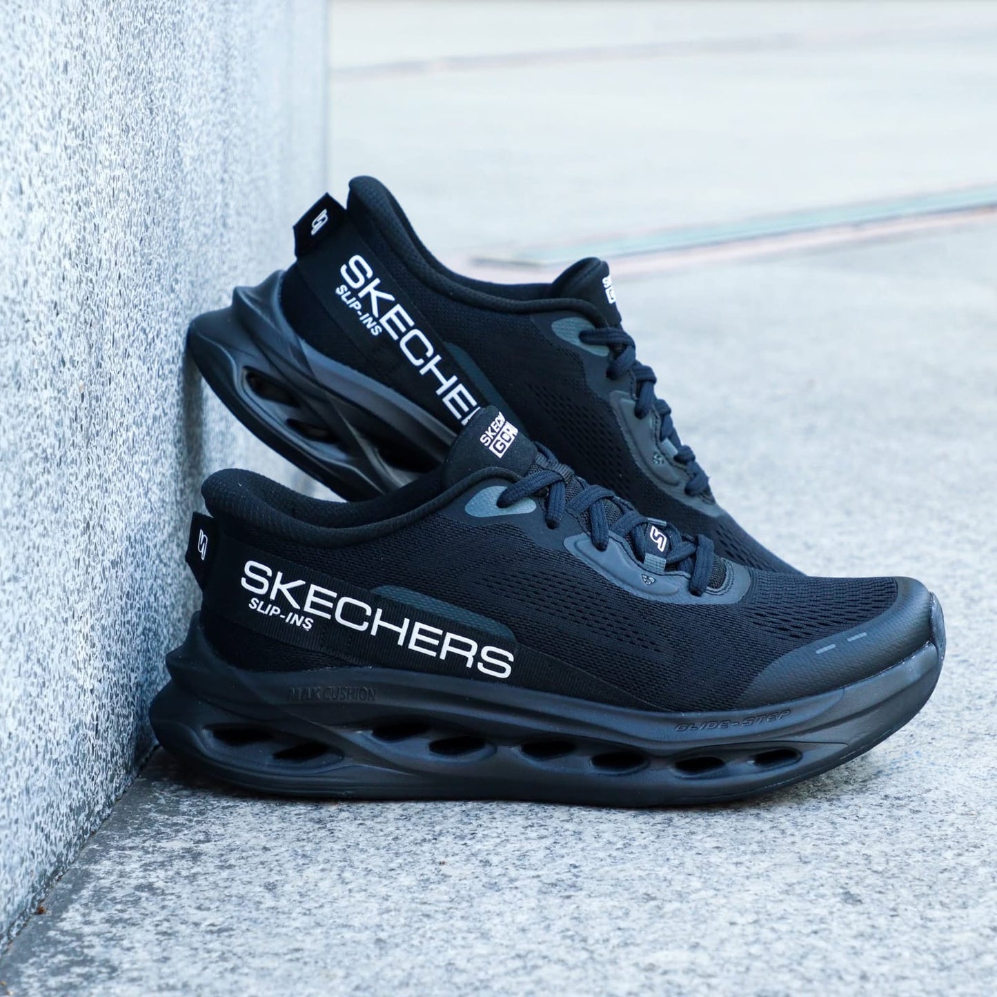SKCHR. Ds Free Slip-Ins Max Cushioning Glide-Step -Advert