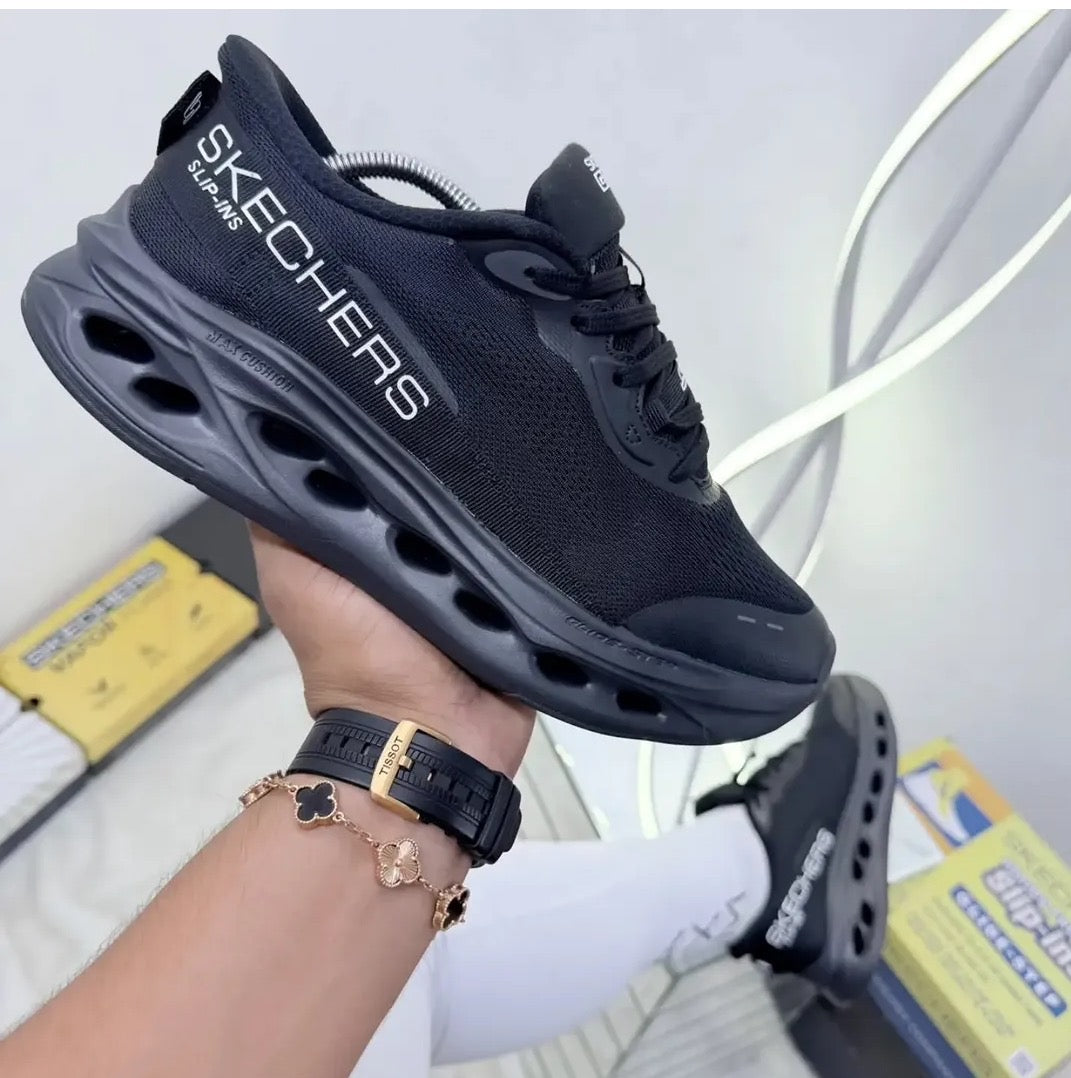 SKCHR. Ds Free Slip-Ins Max Cushioning Glide-Step -Advert