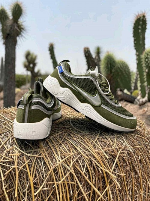 NK. Undefeated X Air Zoom Spiridon White and Green