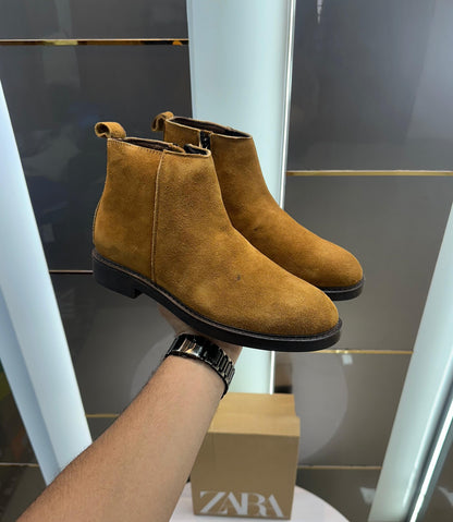 ZA. Chelsea Round Toe Black Suede Leather Boot