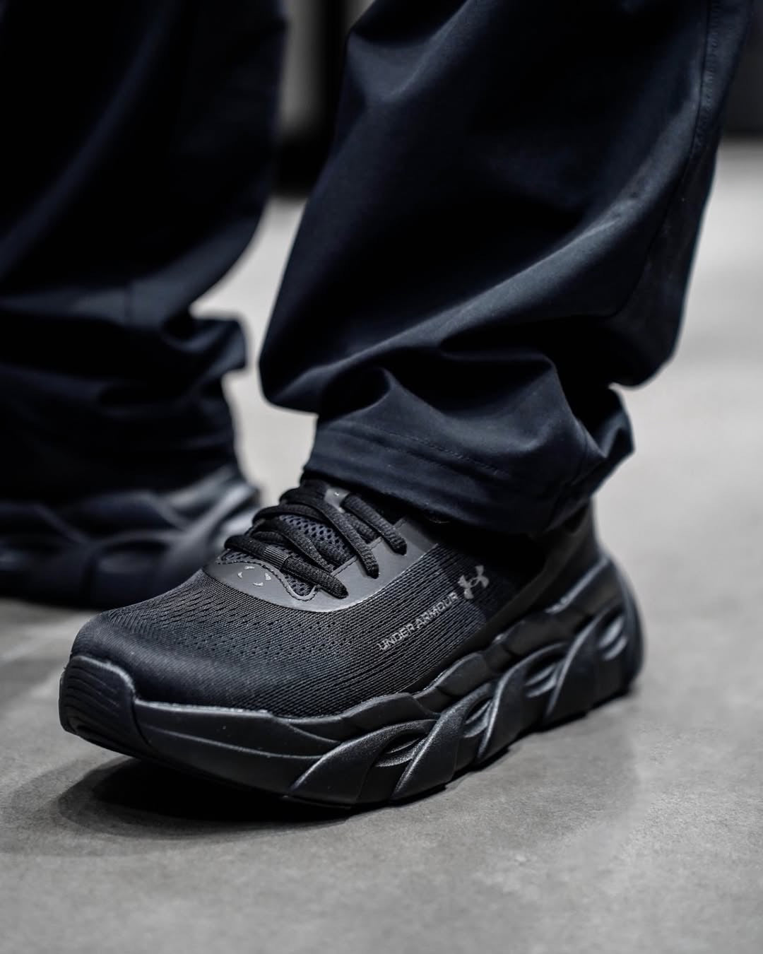 UA. Halo Black