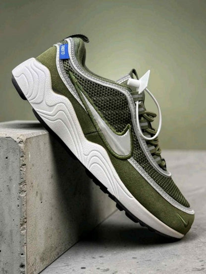 NK. Undefeated X Air Zoom Spiridon White and Green