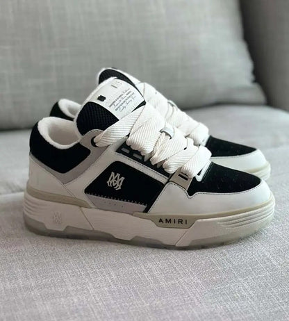 AMI. Ma 1 White Black