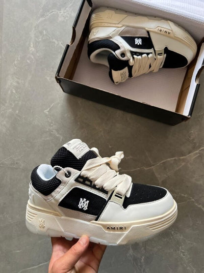 AMI. Ma 1 White Black