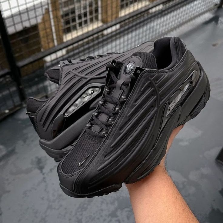 NK. Nocta Hot Step Black