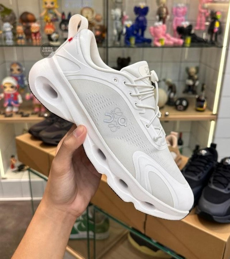 ON. CloudSolo X Loewe White
