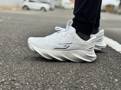 SKCHR. Aero Burst White