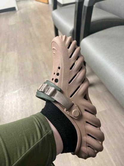 Crocs Echo Clogs ( Truffle Brown )