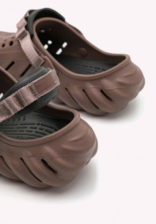 Crocs Echo Clogs ( Truffle Brown )
