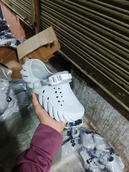 Crocs Echo Clogs ( Atmosphere )