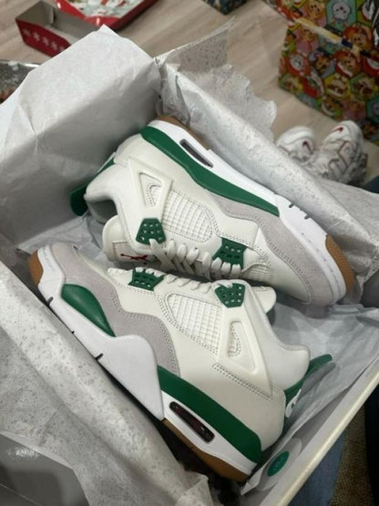 NK. Jordan Retro 4 Pine Green Surplus Semi