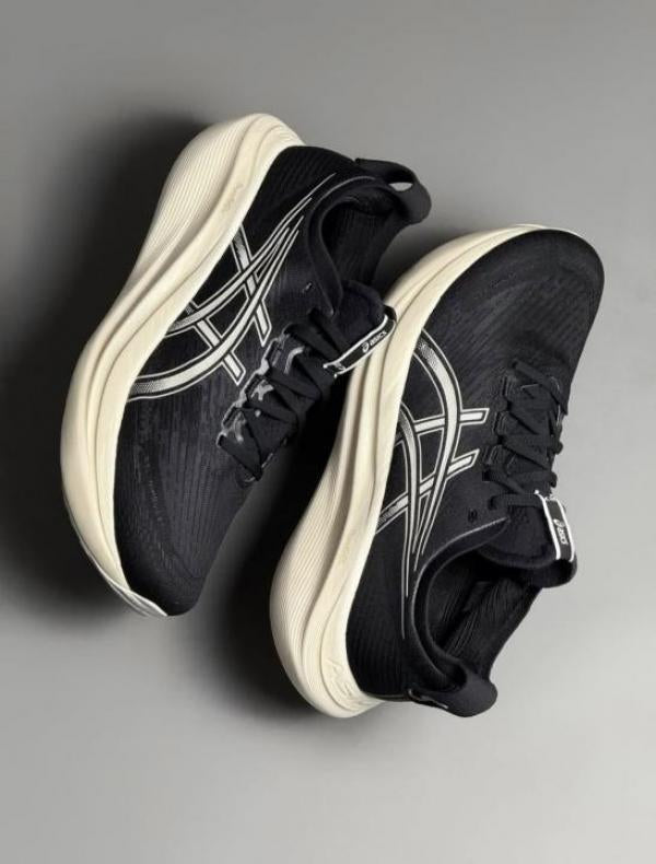 ASCS. Gel Nimbus 25 Cream Black