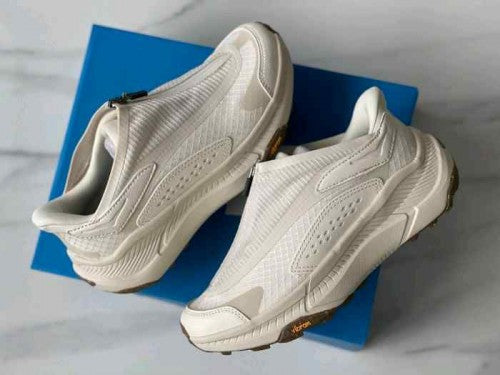 HK. Project Transport Neutral White Cosmic Grey