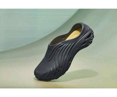 Crocs Echo Wave Clogs Black Sand