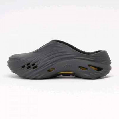 Crocs Echo Wave Clogs Black Sand