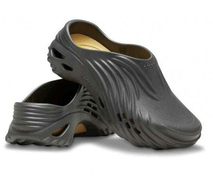 Crocs Echo Wave Clogs Black Sand