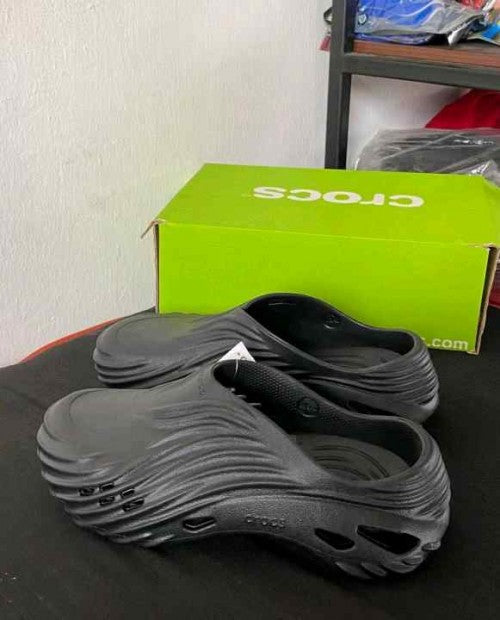 Crocs Echo Wave Clogs All Black