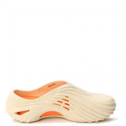 Crocs Echo Wave Clogs Vanilla