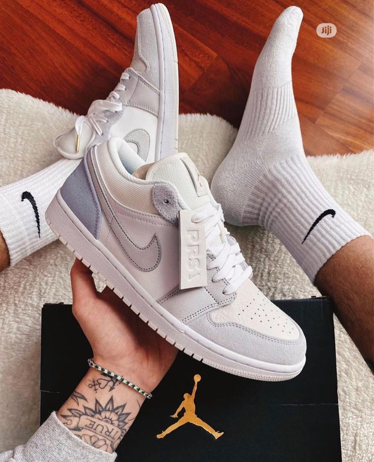 NK. Air Jordan Retro 1 Low Paris
