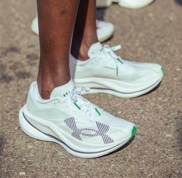 UNDARM. Velocity Elite 3 White Green Running Shoe
