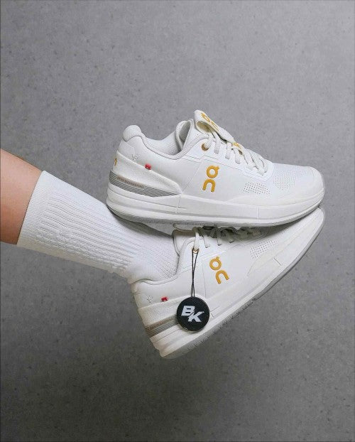ON. The Roger Pro Ivory Fog