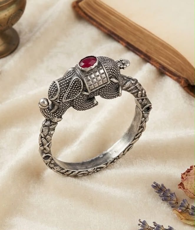 Bahubali Openable Stone Kada