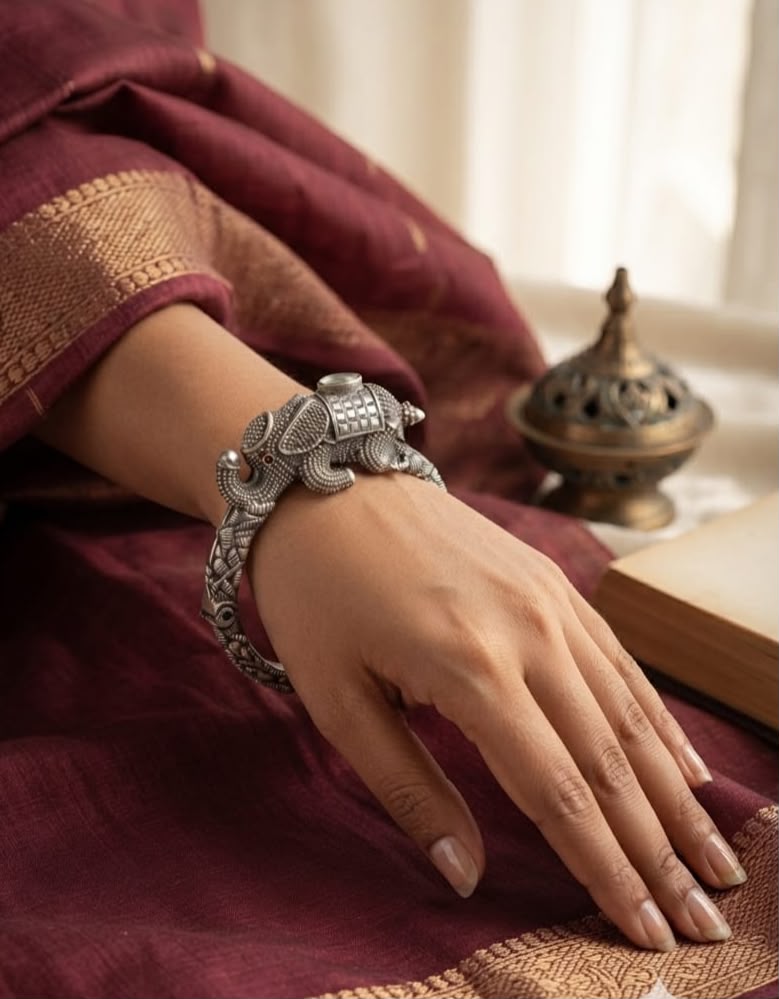 Bahubali Openable Stone Kada