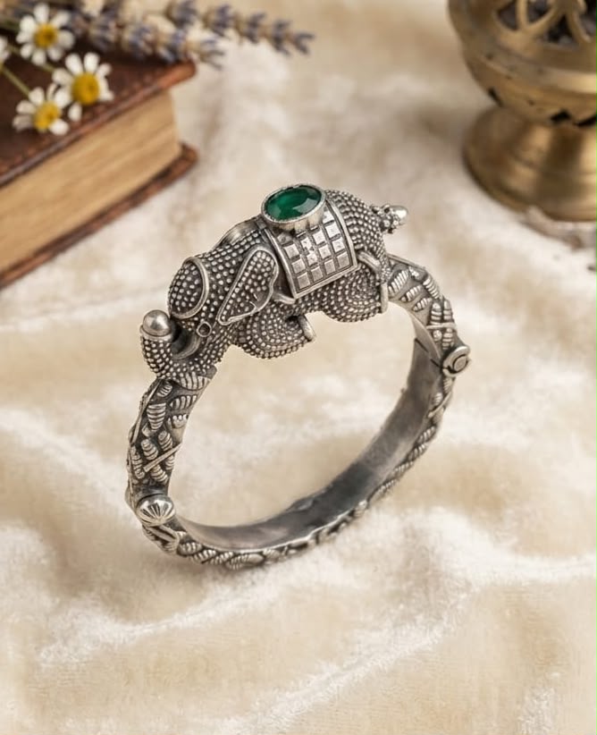 Bahubali Openable Stone Kada